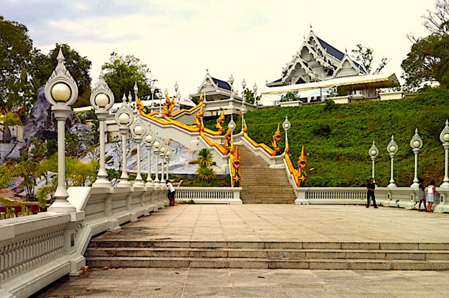  Wat Kaew Ko Wararam 