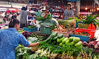 Wat Chai Mongkon Market