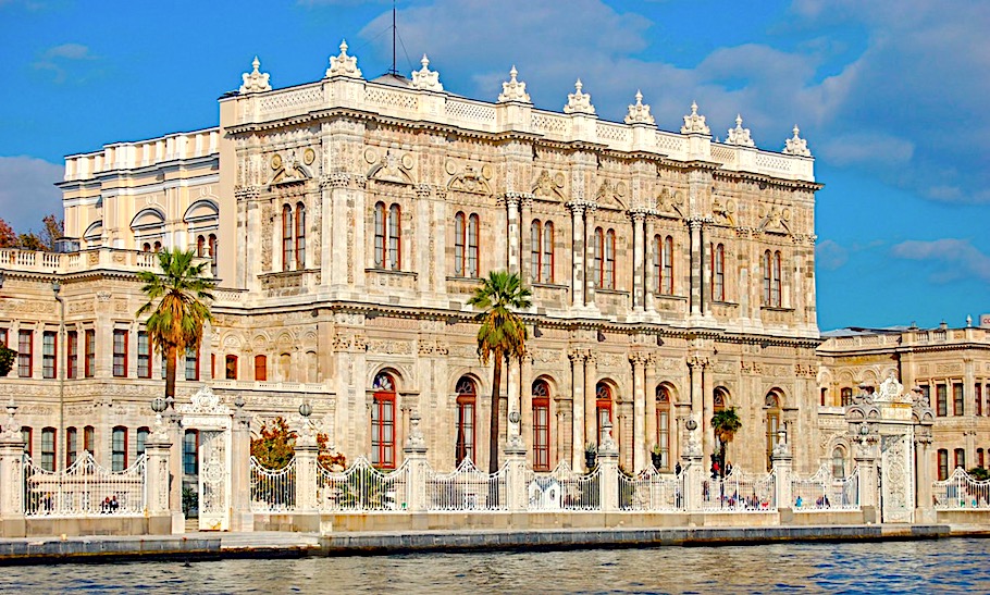  Dolmabahce Palace