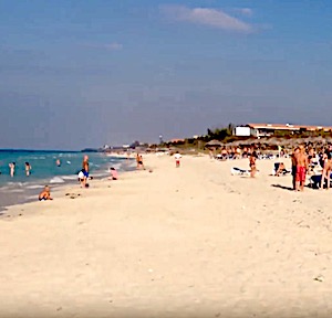 Пляж Коралл (Coral Beach)